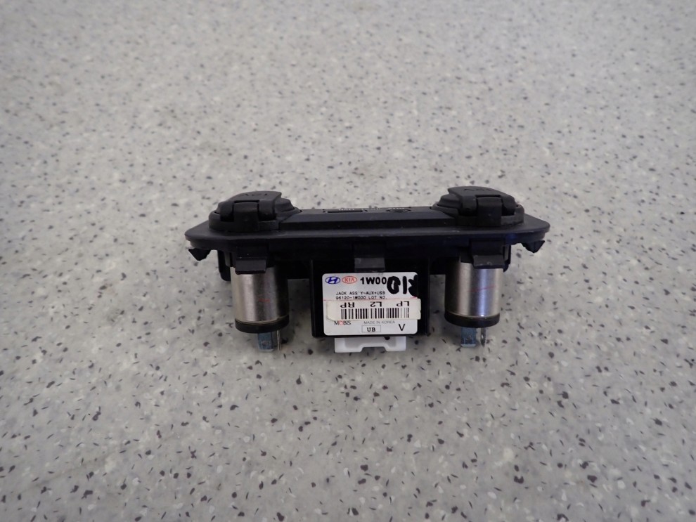 KIA RIO III HB 11-14 GNIAZDO USB AUX ZAPALNICZKI 2/6