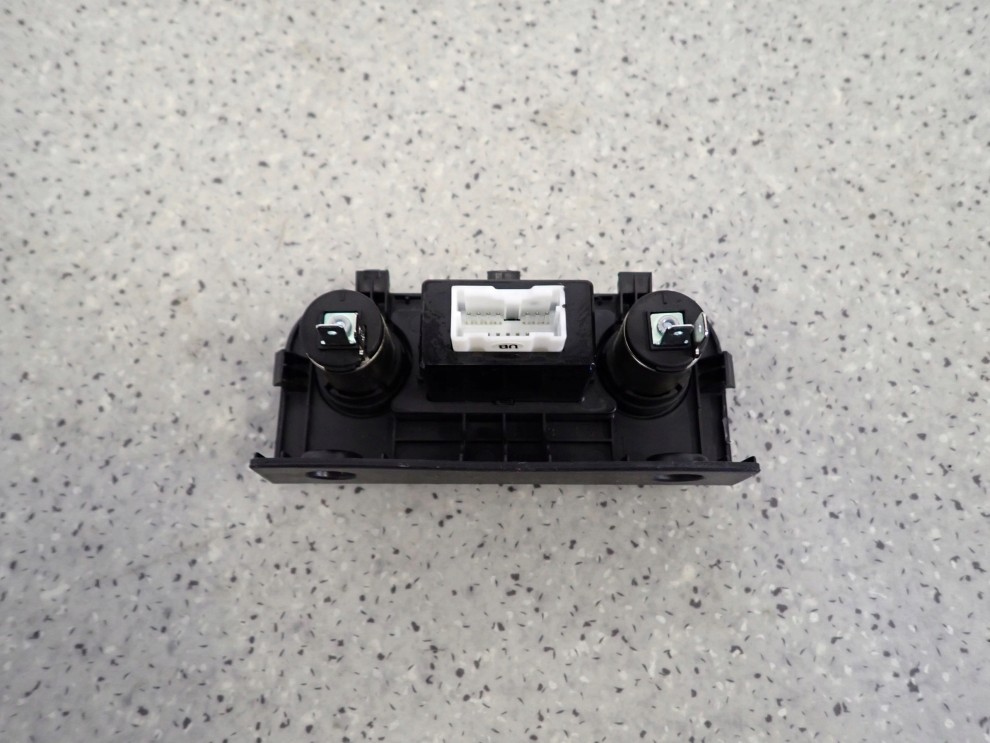 KIA RIO III HB 11-14 GNIAZDO USB AUX ZAPALNICZKI 4/6