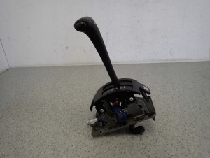 NISSAN MICRA K11 BENZYNA 98-02 DŹWIGNIA ZMIANY BIEGÓW AUTOMAT 1/6 MINIATURA