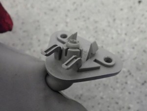 MITSUBISHI LANCER VII 04-07 DASZEK PRZECIWSŁONECZNY LEWY 6/8 MINIATURA