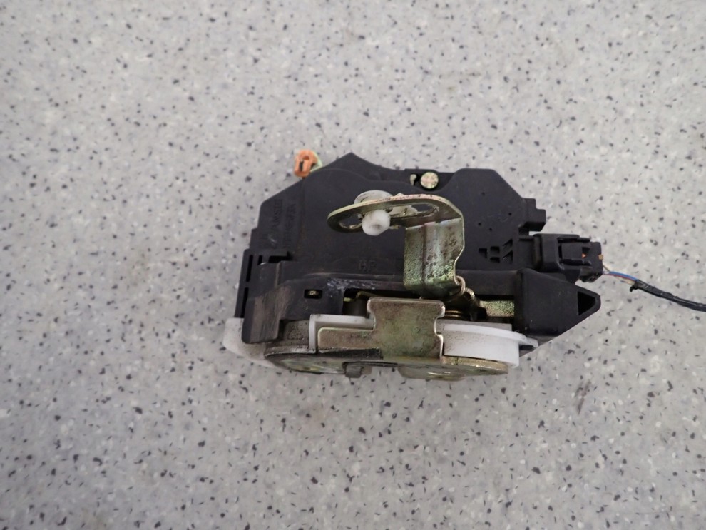 MITSUBISHI LANCER VII 4D SEDAN 04- ZAMEK TYLNY PRAWY 2/5