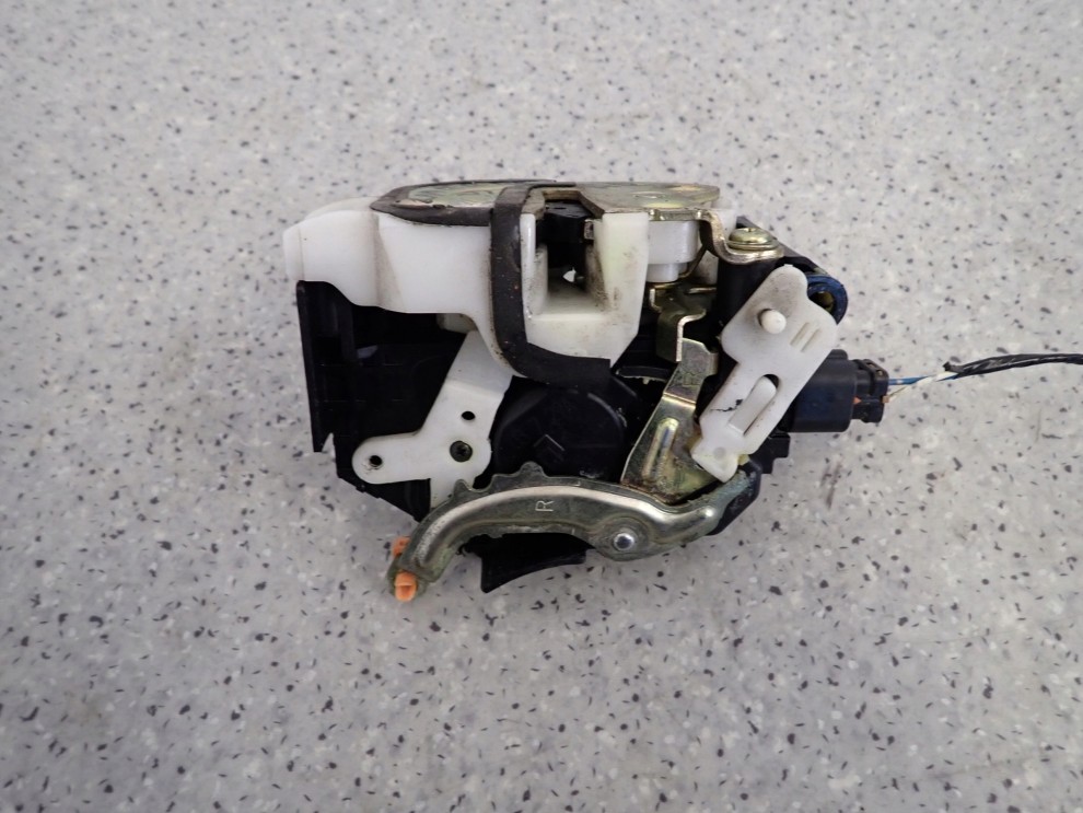 MITSUBISHI LANCER VII 4D SEDAN 04- ZAMEK TYLNY PRAWY 3/5