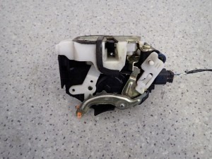 MITSUBISHI LANCER VII 4D SEDAN 04- ZAMEK TYLNY PRAWY 3/5 MINIATURA