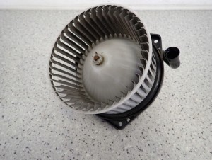 MITSUBISHI LANCER VII 04-07 WENTYLATOR DMUCHAWA NAGRZEWNICY 5/5 MINIATURA