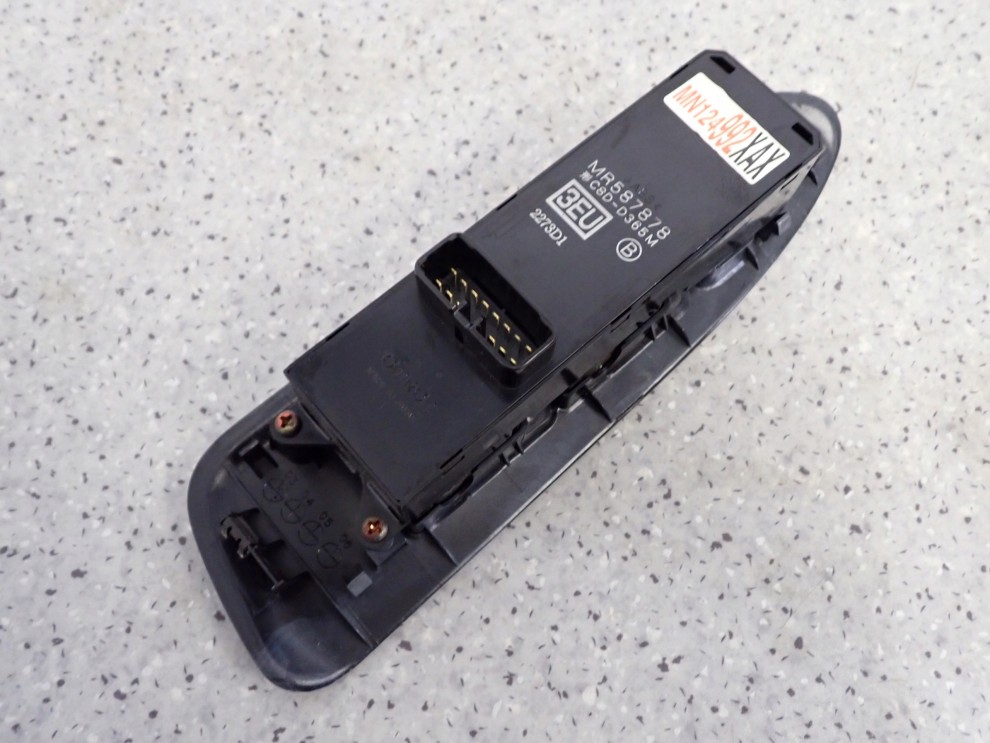 MITSUBISHI LANCER VII 04-07 PANEL SZYB PRZEDNI LEWY PRZEŁĄCZNIK 4/5