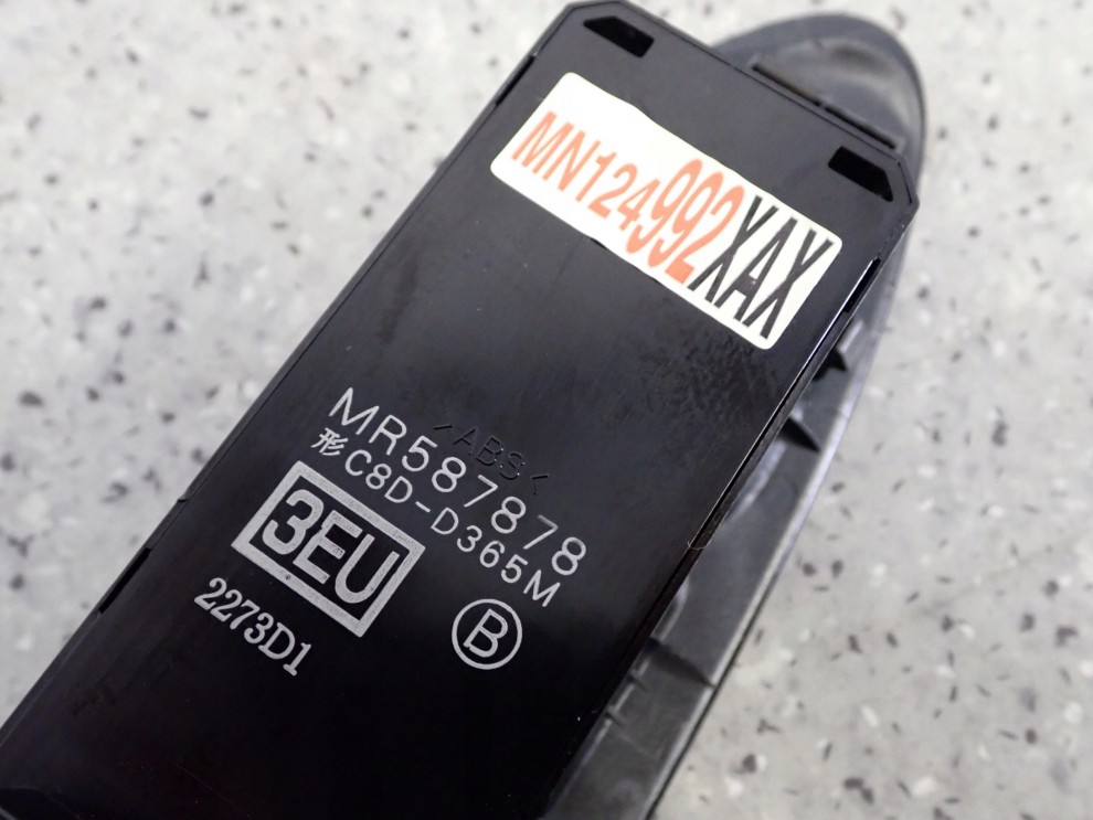 MITSUBISHI LANCER VII 04-07 PANEL SZYB PRZEDNI LEWY PRZEŁĄCZNIK 5/5