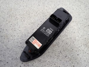 MITSUBISHI LANCER VII 04-07 PANEL SZYB PRZEDNI LEWY PRZEŁĄCZNIK 2/5 MINIATURA