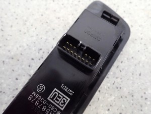 MITSUBISHI LANCER VII 04-07 PANEL SZYB PRZEDNI LEWY PRZEŁĄCZNIK 3/5 MINIATURA