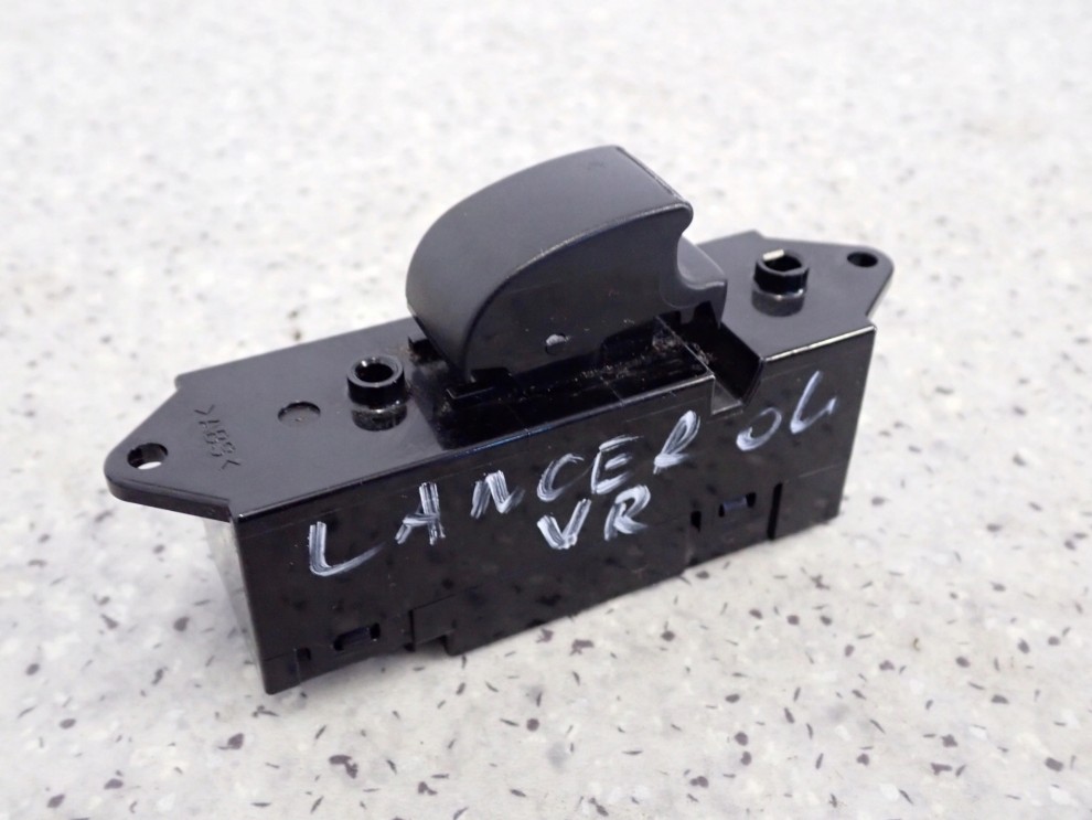 MITSUBISHI LANCER VII 04-07 PANEL SZYB PRZEDNI PRAWY PRZEŁĄCZNIK 3/4