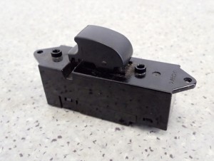 MITSUBISHI LANCER VII 04-07 PANEL SZYB TYLNY LEWY PRZEŁĄCZNIK 2/3 MINIATURA