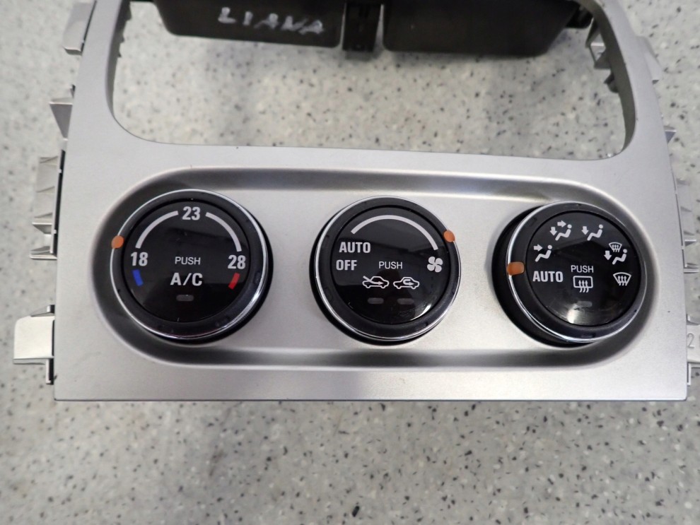 SUZUKI LIANA 02-07 PANEL STEROWANIA NAWIEWU RAMKA 4/5