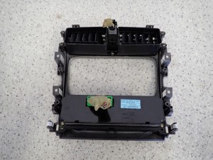 SUZUKI LIANA 02-07 PANEL STEROWANIA NAWIEWU RAMKA 4/4 MINIATURA