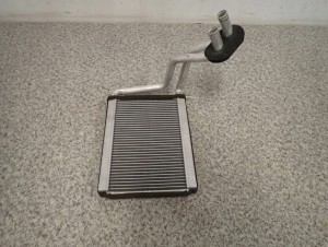 TOYOTA YARIS I 99-05 NAGRZEWNICA 2/4 MINIATURA