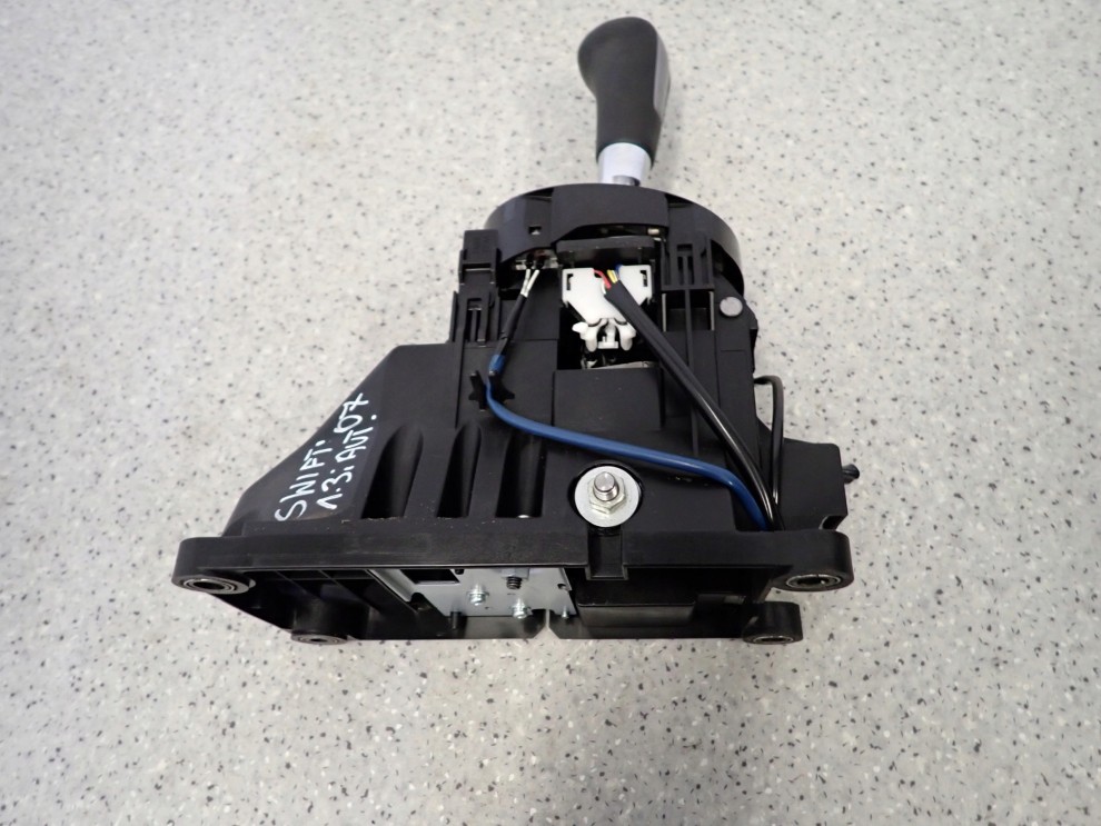 SUZUKI SWIFT MK6 1.3i AUTOMAT 05- LEWAREK GAŁKA ZMIANY BIEGÓW 9/9