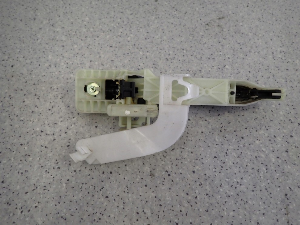 HYUNDAI i40 KOMBI 11-15 KLAMKA DRZWI TYLNA LEWA S6G 6/7