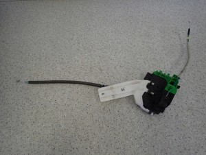 HYUNDAI i40 KOMBI 11-15 ZAMEK TYLNY LEWY