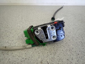 HYUNDAI i40 KOMBI 11-15 ZAMEK TYLNY LEWY 4/7 MINIATURA