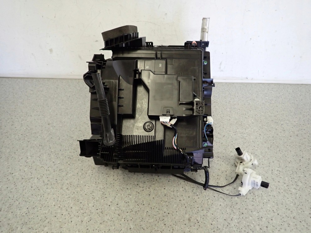 TOYOTA YARIS II 06-11 OBUDOWA NAGRZEWNICY NAGRZEWNICA 4/9