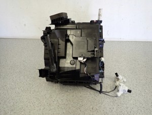 TOYOTA YARIS II 06-11 OBUDOWA NAGRZEWNICY NAGRZEWNICA 4/9 MINIATURA