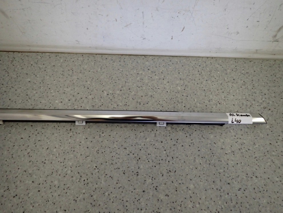 HYUNDAI i40 KOMBI 11-15 LISTWA ZGARNIAJĄCA SZYBY TYLNA LEWA 2/8