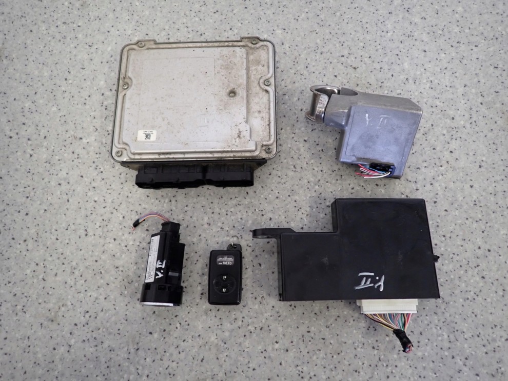 TOYOTA YARIS II 06-11 1.4 D4D ZESTAW STARTOWY KOMPUTER STACYJKA 6/6