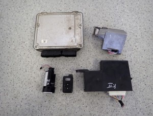 TOYOTA YARIS II 06-11 1.4 D4D ZESTAW STARTOWY KOMPUTER STACYJKA 6/6 MINIATURA