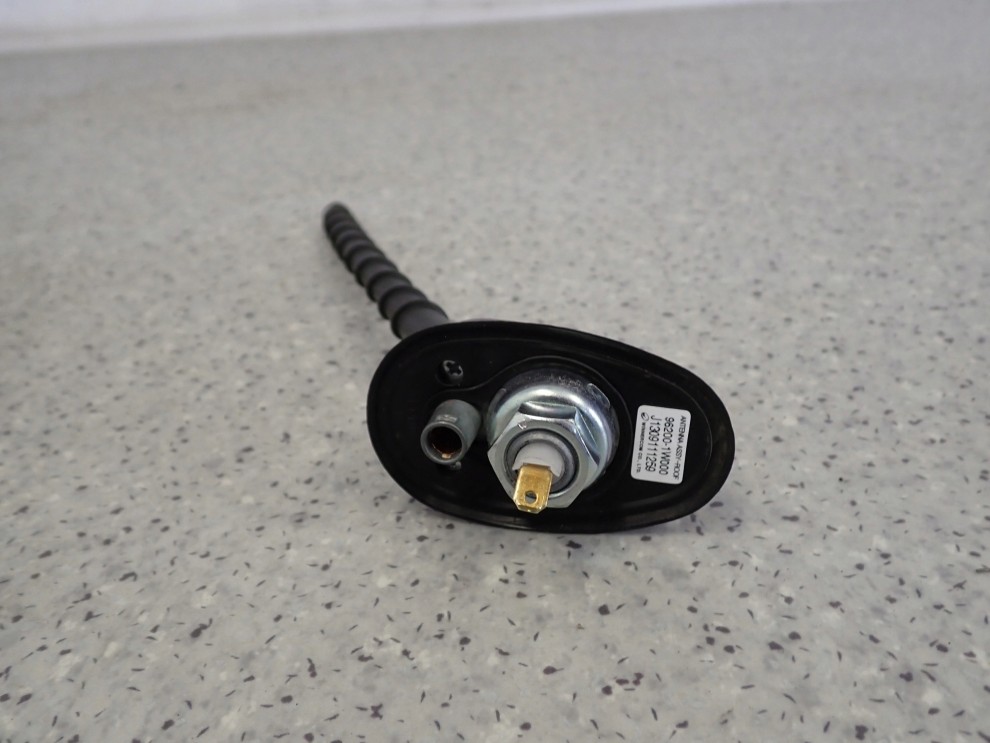 KIA RIO III HB 11-14 ANTENA DACHOWA 5/6