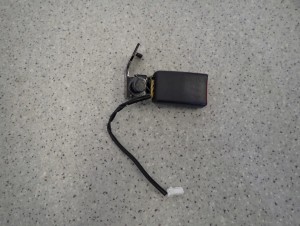 KIA RIO III HB 11-14 ZAPINKA PASA BEZPIECZEŃSTWA TYLNA PRAWA 2/4 MINIATURA