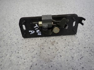 NISSAN ALMERA TINO 00-05 KLAMKA KLAPY BAGAŻNIKA 5/6 MINIATURA