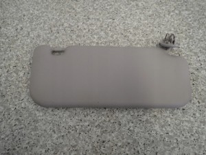 TOYOTA YARIS II 06-11 DASZEK PRZECIWSŁONECZNY LEWY 2/3 MINIATURA