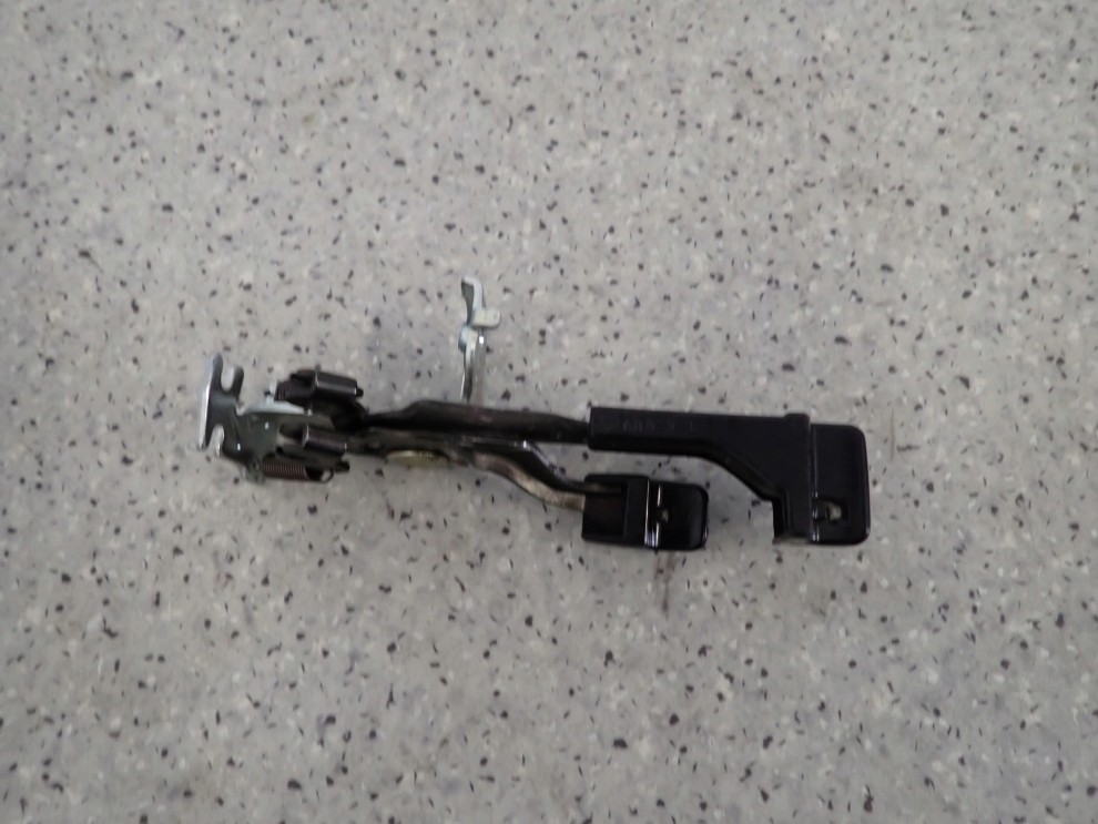 MITSUBISHI LANCER VII 4D 04- RĄCZKA DŹWIGNIA OTWIERANIA KLAPY KLAPKI PALIWA 4/4