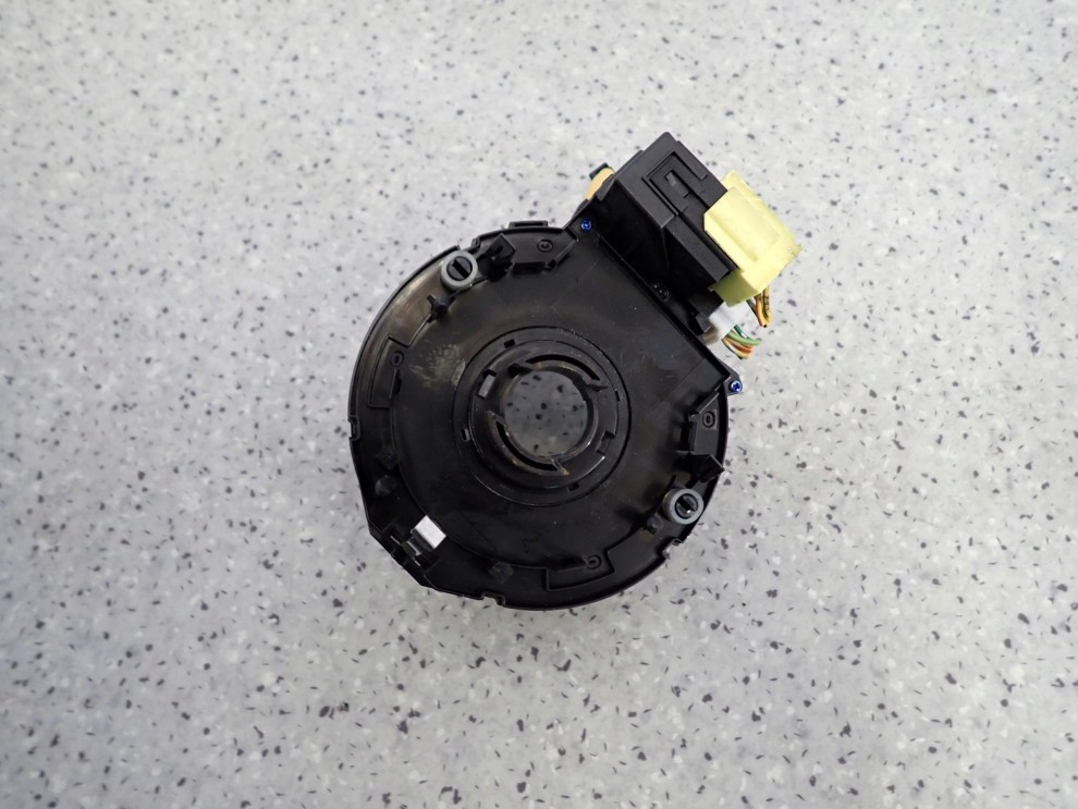 TOYOTA AVENSIS T25 02-07 TAŚMA POD KIEROWNICĘ 3/4