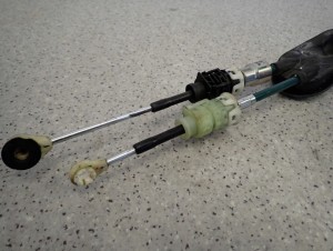 NISSAN MICRA K13 1.2i 10- LINKI ZMIANY BIEGÓW 2/7 MINIATURA