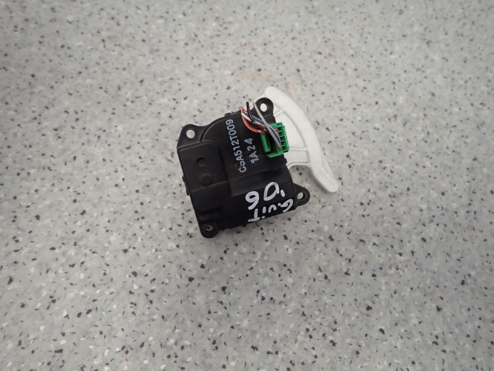 SUZUKI GRAND VITARA II 05- SILNICZEK STEROWANIA NAGRZEWNICY 2/5