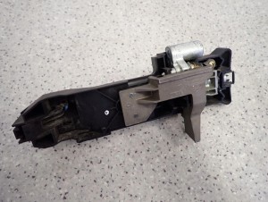 NISSAN MICRA K12 03-10 KLAMKA TYLNA PRAWA 6/6 MINIATURA