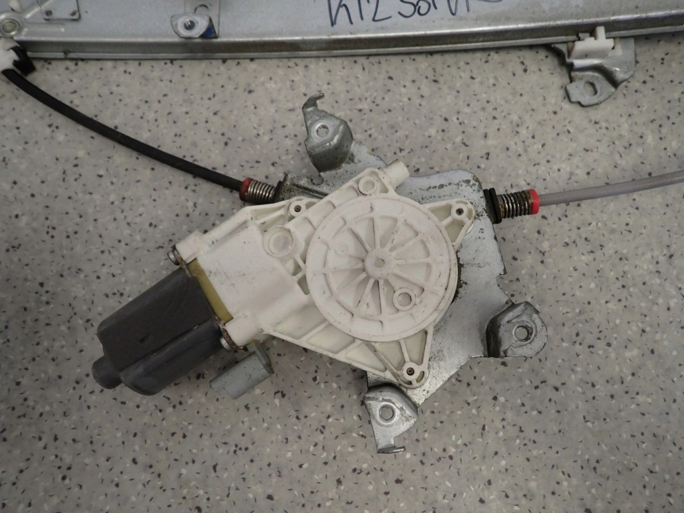 NISSAN MICRA K12 5d 02- PODNOŚNIK SZYBY PRZEDNI PRAWY 2/3