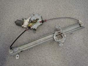 NISSAN MICRA K12 5d 02- PODNOŚNIK SZYBY PRZEDNI PRAWY 3/3 MINIATURA