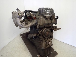 NISSAN ALMERA N16 00-02 SILNIK 1.5i QG15 1/13 MINIATURA