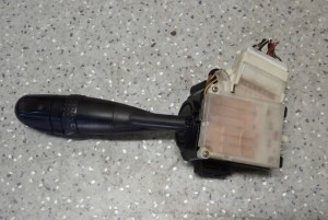 TOYOTA COROLLA 02-07 E12 PRZEŁĄCZNIK ŚWIATEŁ 4/5 MINIATURA