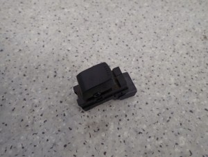 SUZUKI SPLASH 09-14 PRZEŁĄCZNIK SZYBY PRZEDNI PRAWY 3/5 MINIATURA