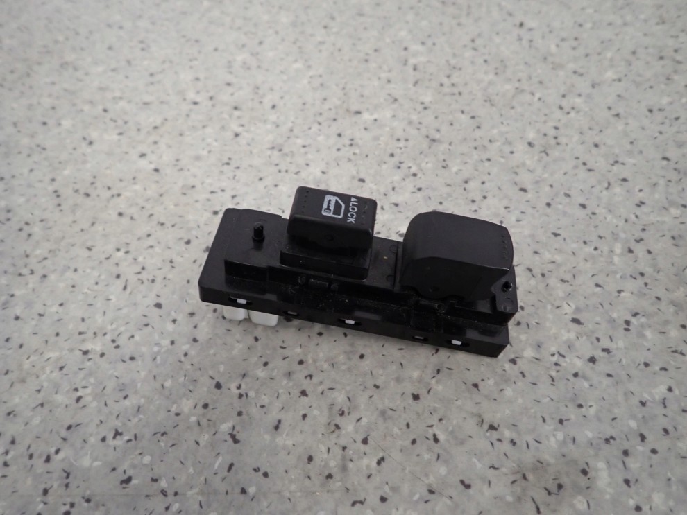 SUZUKI ALTO 09-14 PANEL PRZEŁĄCZNIK SZYBY PRZEDNI LEWY 2/7