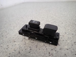 SUZUKI ALTO 09-14 PANEL PRZEŁĄCZNIK SZYBY PRZEDNI LEWY 3/7 MINIATURA