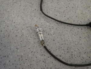 SUZUKI IGNIS 04-08 CZUJNIK ABSU TYLNY PRAWY 2WD 2/5 MINIATURA