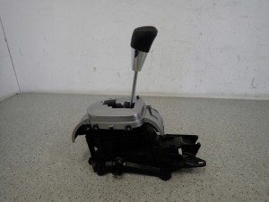 TOYOTA YARIS III AUTOMAT 12-1.33i DŹWIGNIA ZMIANY BIEGÓW AUTOMAT 3/8 MINIATURA