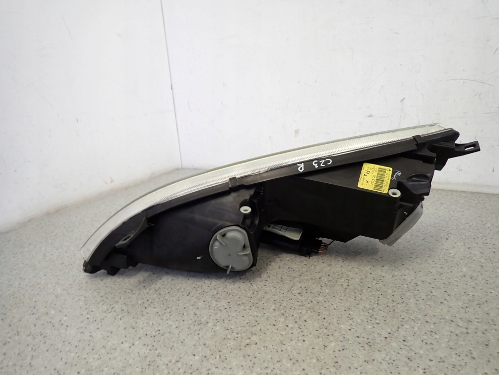 MITSUBISHI COLT 03-08 REFLEKTOR PRAWY LAMPA PRZÓD 7/8