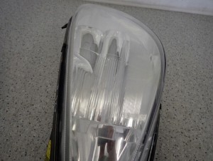 MITSUBISHI COLT 03-08 REFLEKTOR PRAWY LAMPA PRZÓD 4/8 MINIATURA