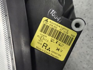 MITSUBISHI COLT 03-08 REFLEKTOR PRAWY LAMPA PRZÓD 6/8 MINIATURA