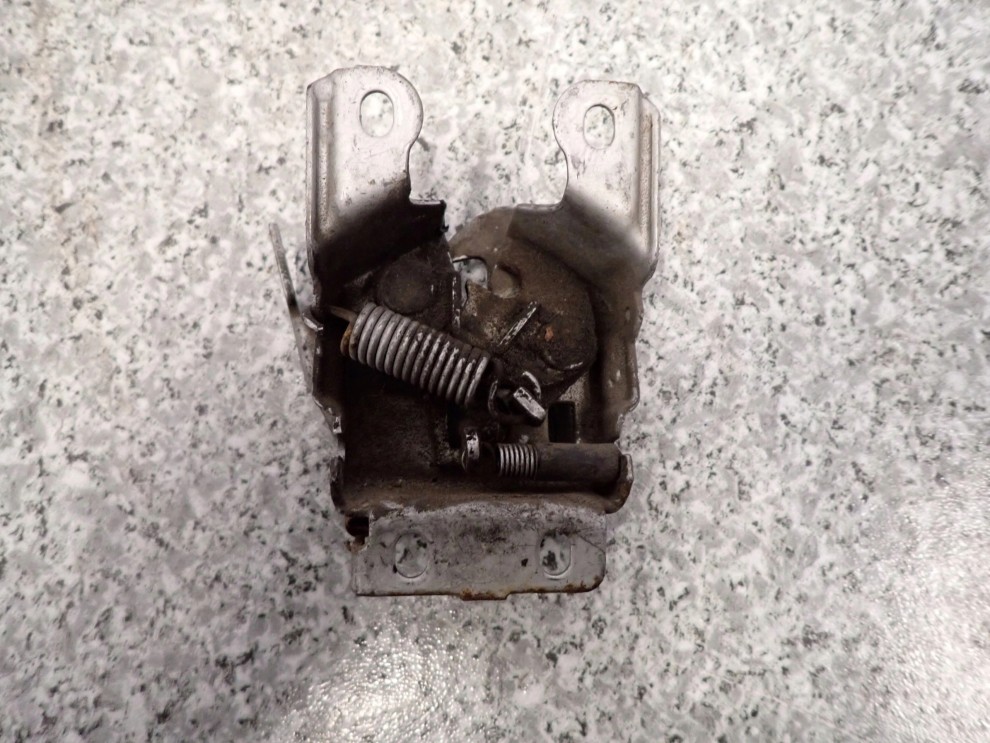 SUZUKI LIANA 01- ZAMEK MASKI 3/3