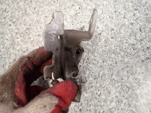 SUZUKI LIANA 01- ZAMEK MASKI 2/3 MINIATURA