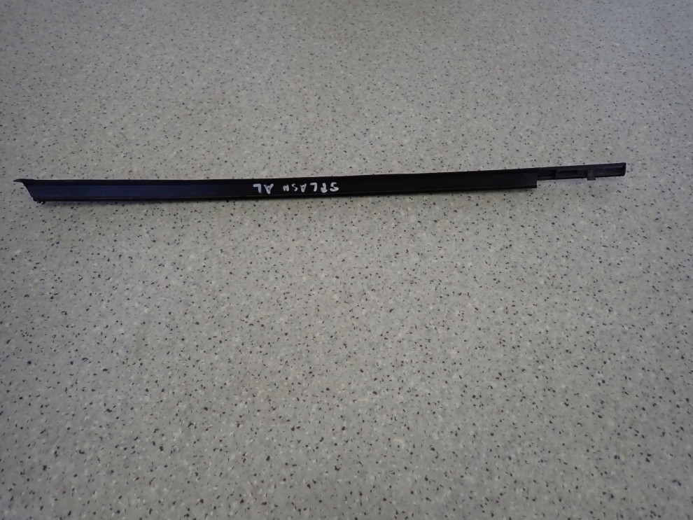 SUZUKI SPLASH 08-14 LISTWA ZGARNIAJĄCA TYLNA LEWA PARAPET 4/7